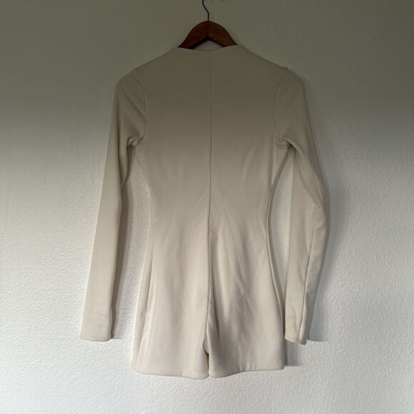 White long sleeve romper - Picture 4 of 6